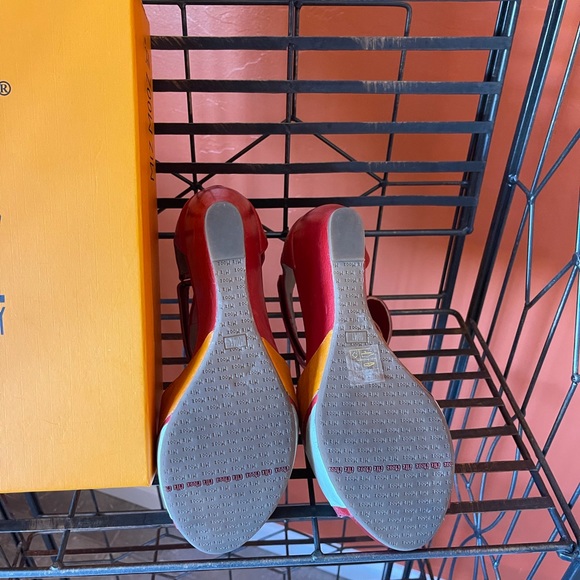 Fun multicolored platform with ankle strap - Picture 2 of 3